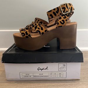 Qupid Leopard Camel/ Black Suede Platform Sandals 8